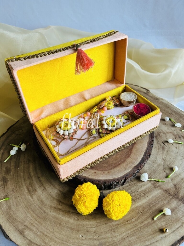 rakhi 19c Large
