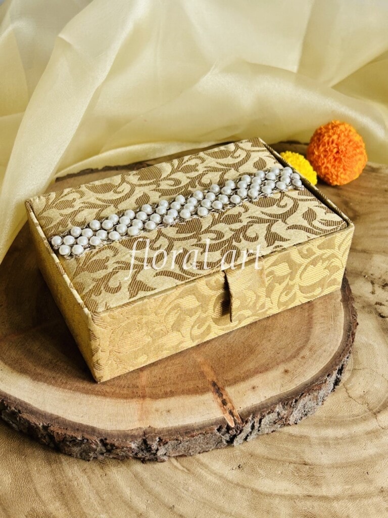 rakhi 27c Large
