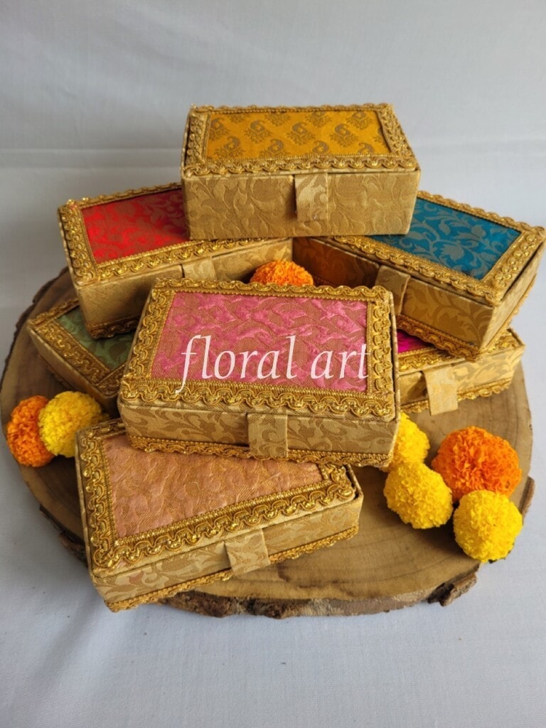 rakhi 8 boxes Large